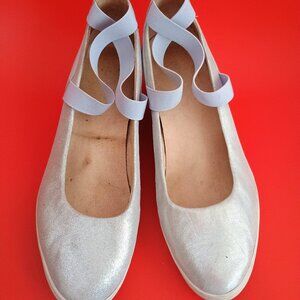 Vionic Ellery Womens Size 10 Wedge in Silver